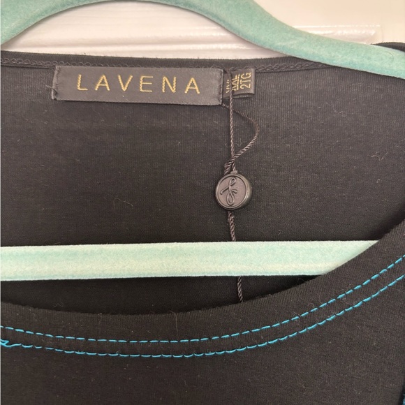 Lavena XXL top unworn with logo tab still attached - Picture 3 of 3